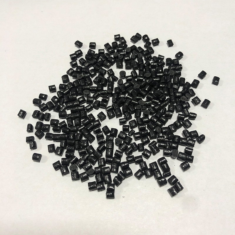 PVC黑色 40-125度环保级无毒无气味 做插头 线材 包胶料